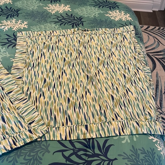 Turquoise queen comforter set. - Picture 5 of 6